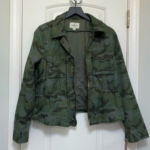 Excellent condition American Eagle camo jacket